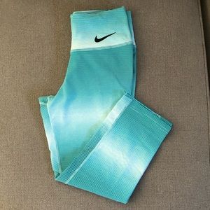 Nike Dri-Fit cropped leggings